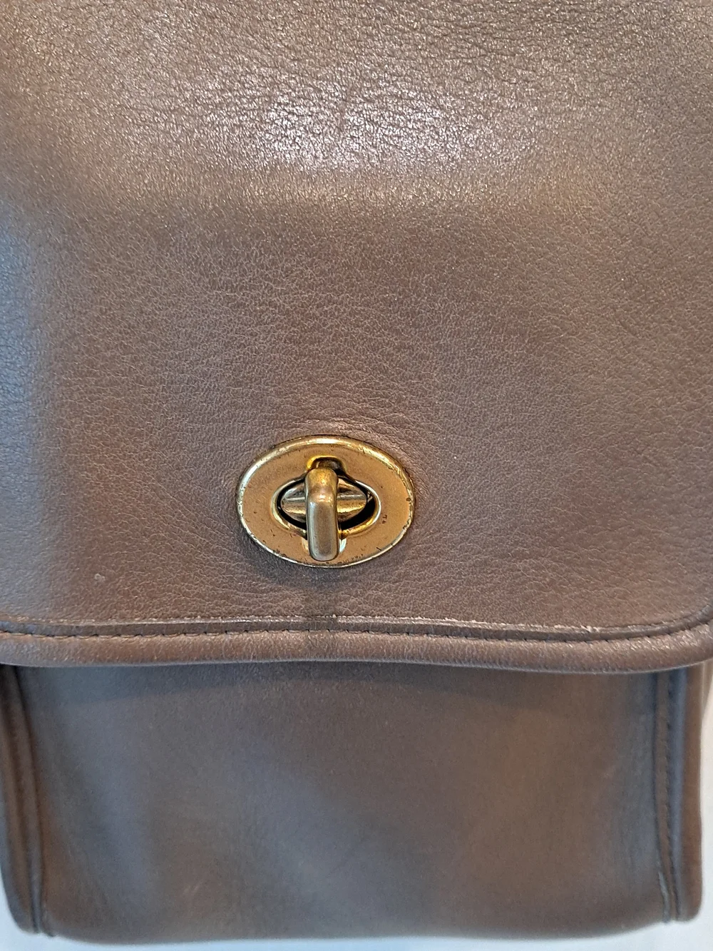 Coach Vintage 1991 Scooter Bag Mahogany Brown Leather Crossbody Turn-Lock